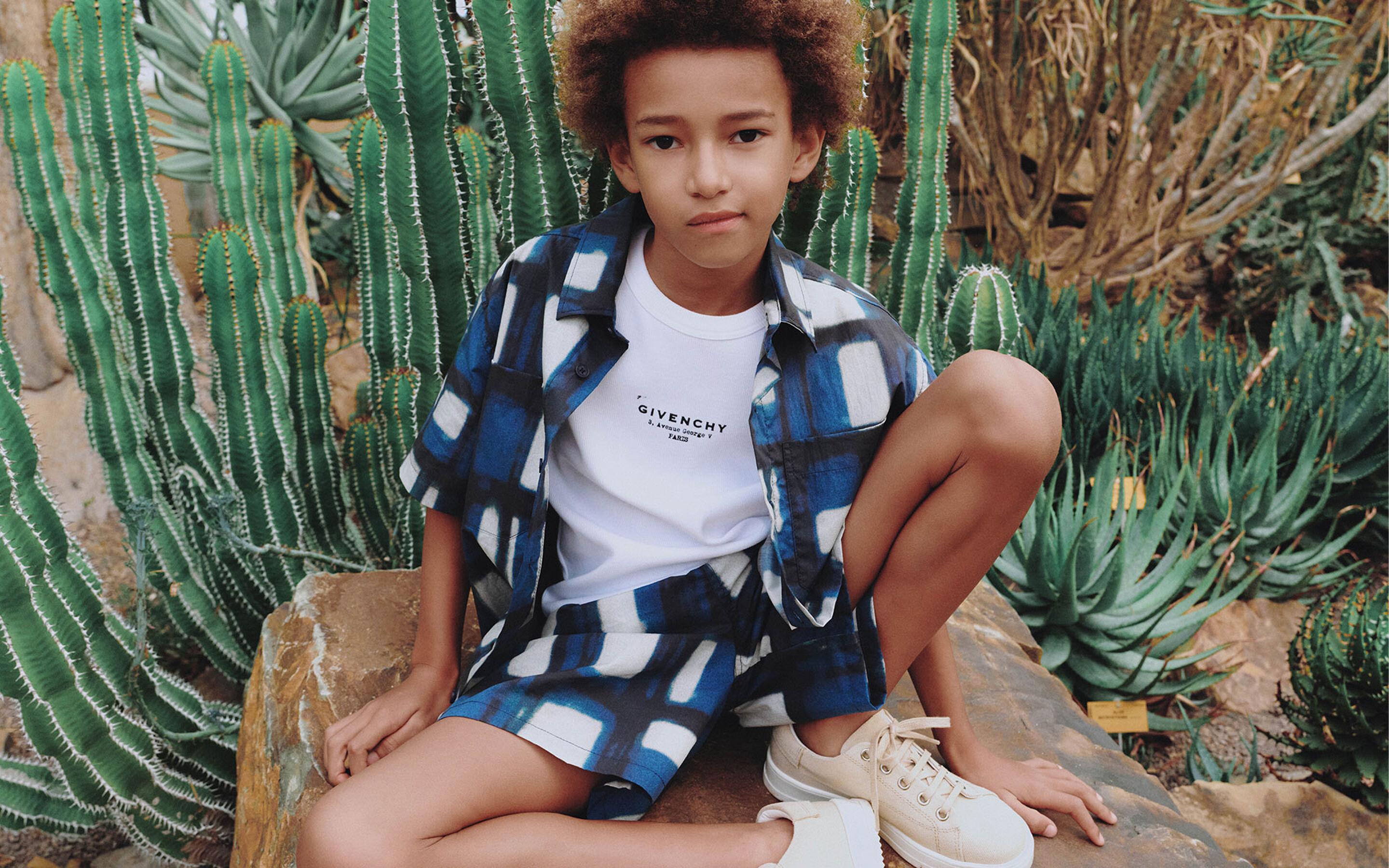 Kinderbekleidung und Accessoires von GIVENCHY