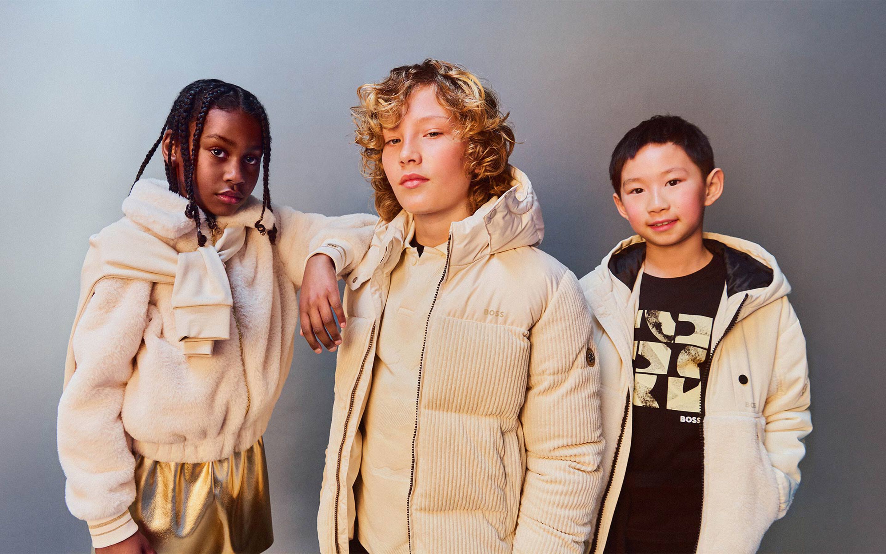 Die Pullover der Marke BOSS bei Kids around