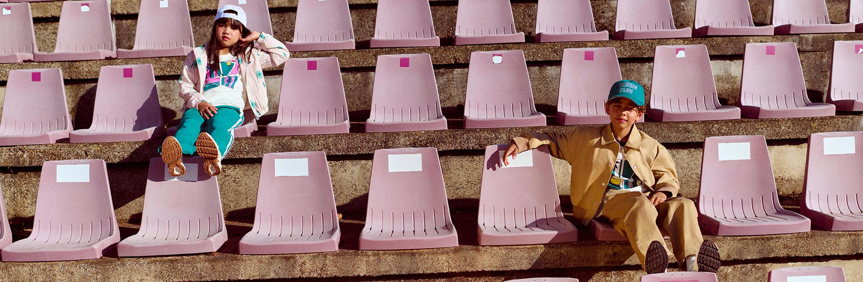 Kids Around Marke f&uuml;r farbenfrohe Kinderkleidung.