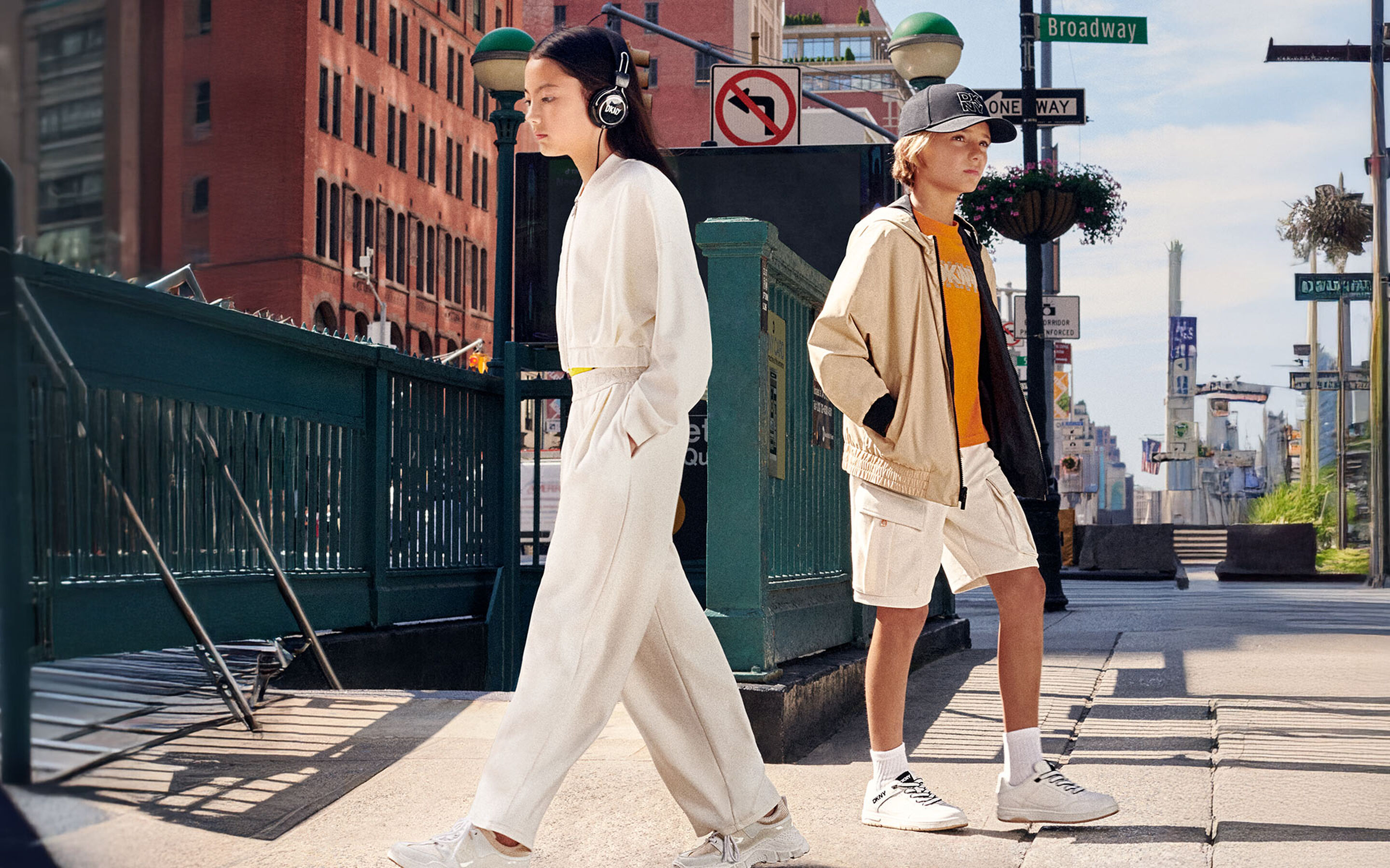 PULLOVER DKNY brand on kids around