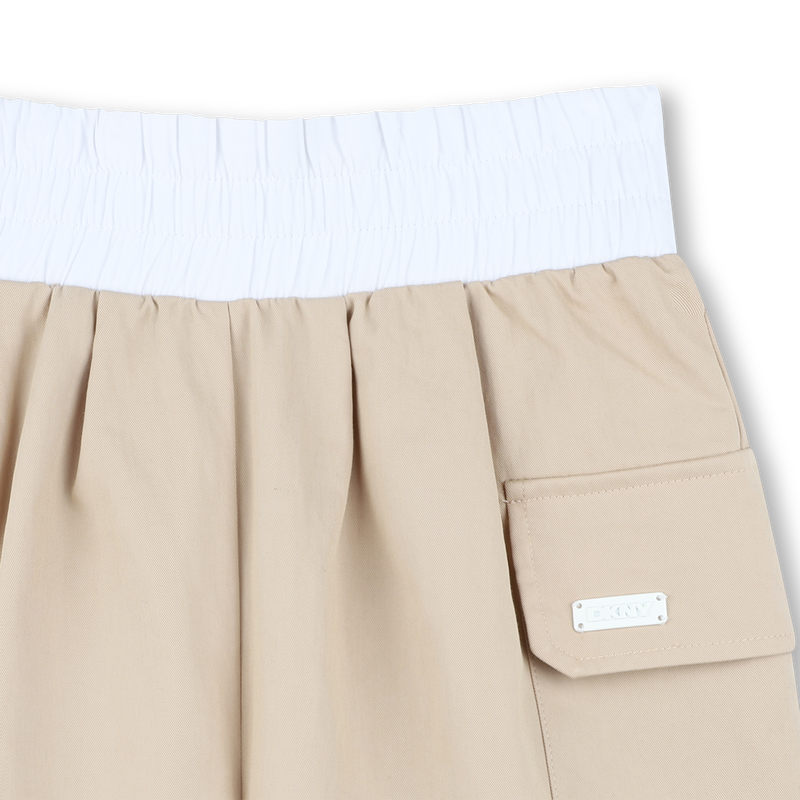 Shorts mit Pattentaschen DKNY 
                        M&Auml;DCHEN