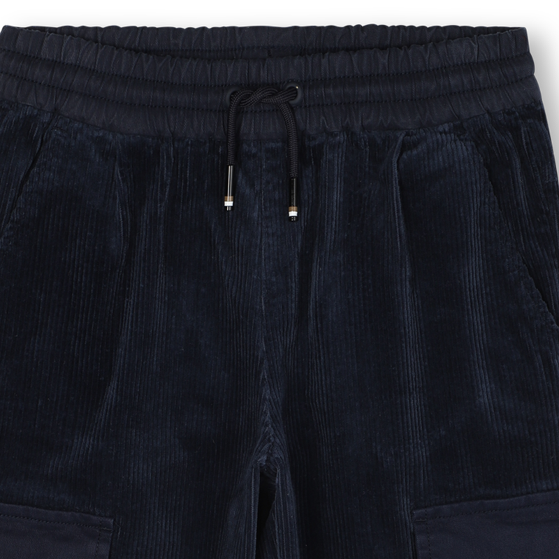 Hose aus Samt BOSS 
                        JUNGE