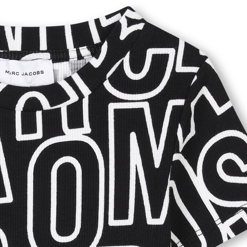 Kurzes, bedrucktes T-Shirt MARC JACOBS 
                        M&Auml;DCHEN