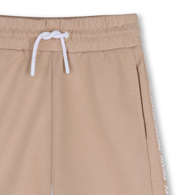 SET AUS T-SHIRT UND BERMUDASHORTS DKNY 
                        JUNGE