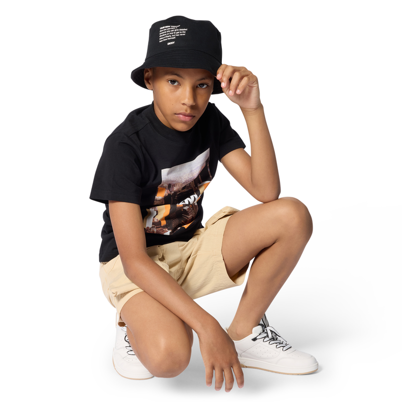 BOB REVERSIBEL DKNY 
                    UNISEX