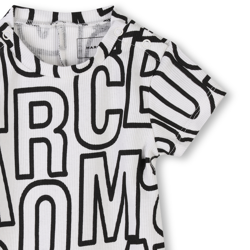 Kurzstrampler mit Print MARC JACOBS 
                        UNISEX