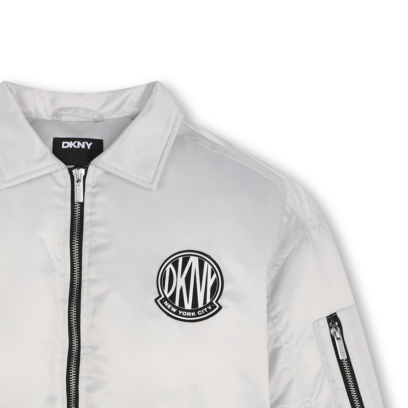 Zipper-Jacke mit Satin-Effekt DKNY 
                        M&Auml;DCHEN