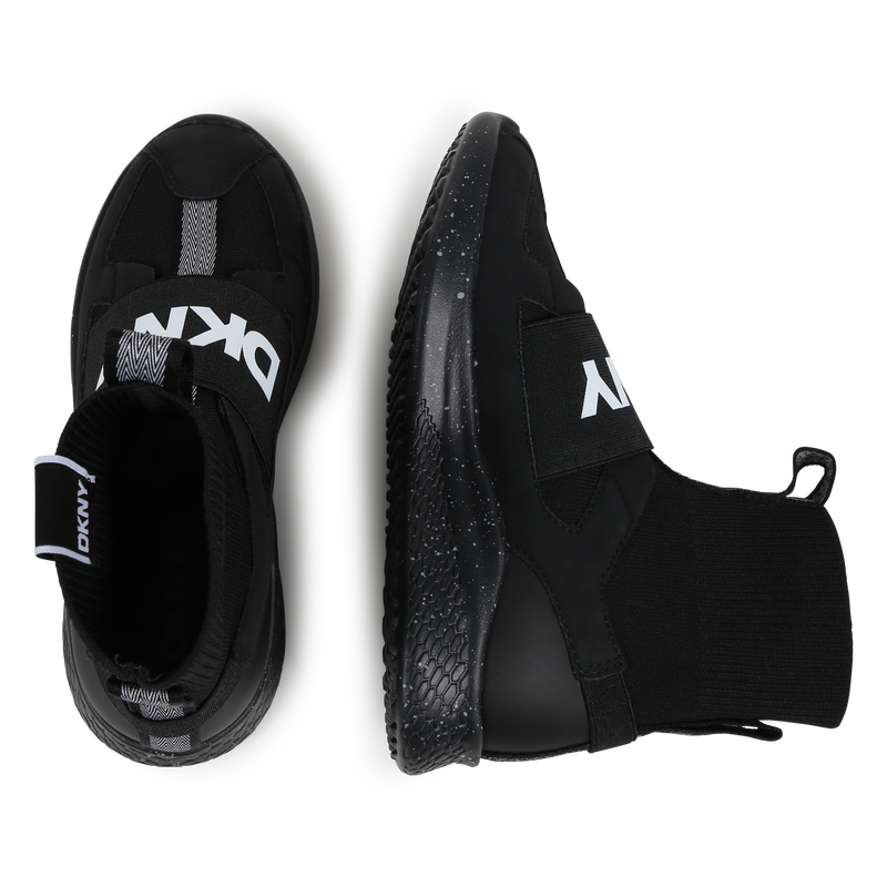 Hohe Sockensneaker DKNY 
                        UNISEX