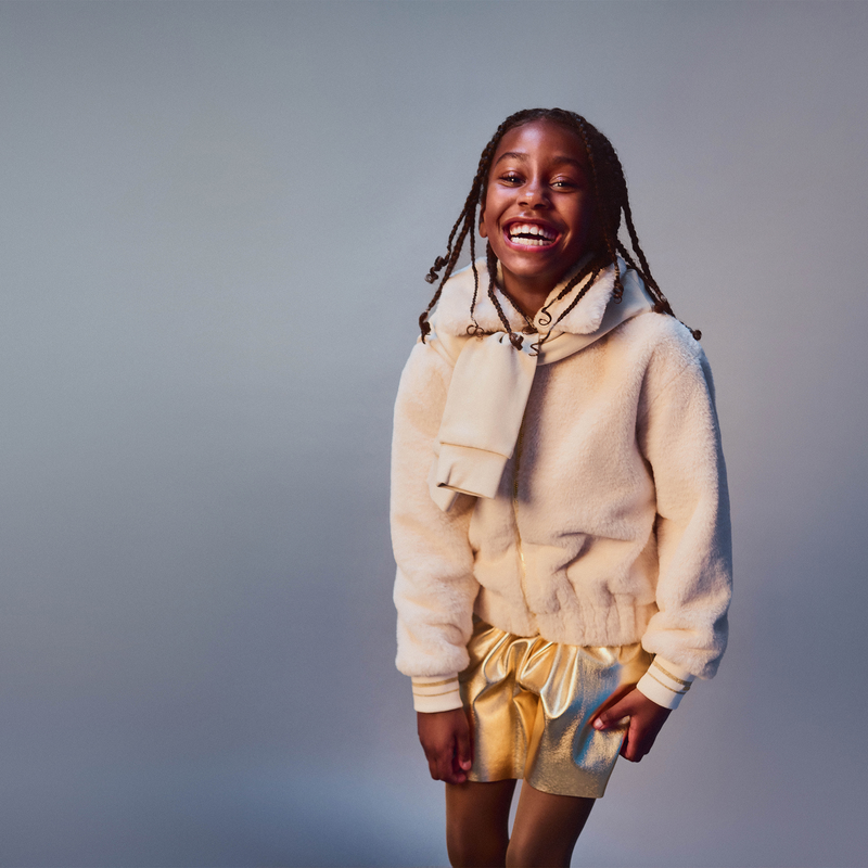 Goldene Shorts aus Kunstleder BOSS 
                        M&Auml;DCHEN