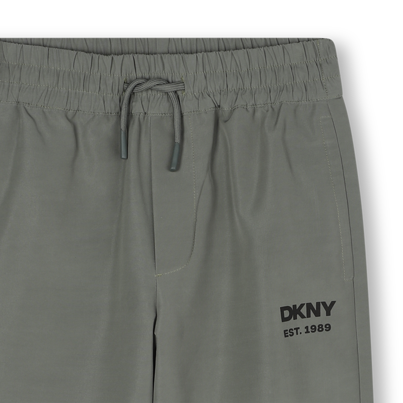 Wasserabweisende Hose DKNY 
                        JUNGE
