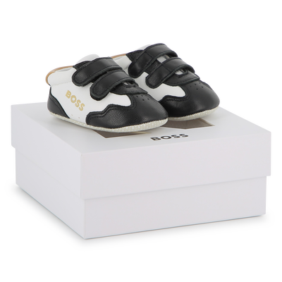 HAUSSCHUHE AUS SCHAFFELLEDER BOSS JUNGE