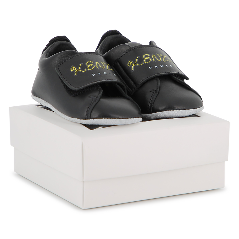 Baby Hausschuhe KENZO KIDS 
                        UNISEX