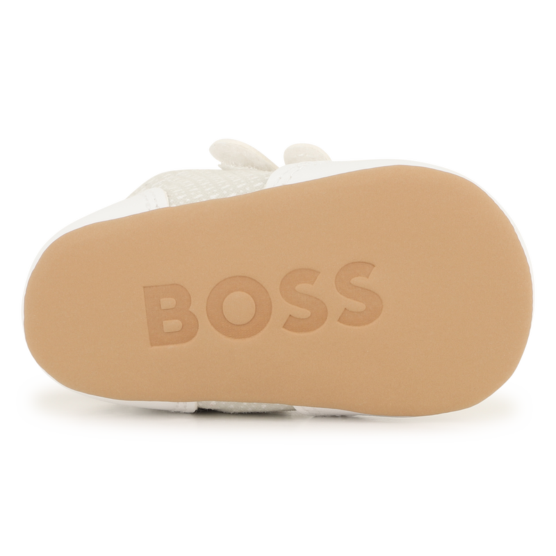 HAUSSCHUHE AUS SCHAFFELLEDER BOSS 
                        JUNGE