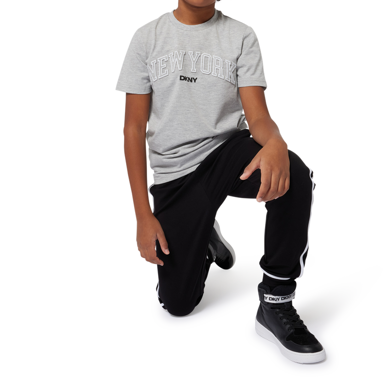 Kurzarm-T-Shirt DKNY 
                        JUNGE