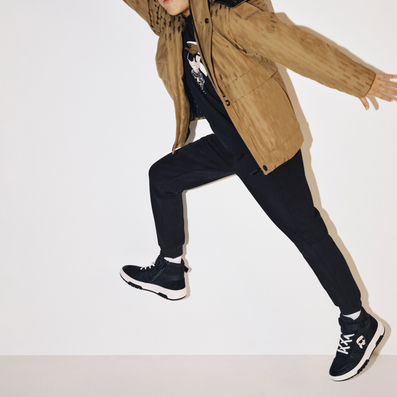 Stoffhose mit Druckkn&ouml;pfen KARL LAGERFELD KIDS 
                        JUNGE