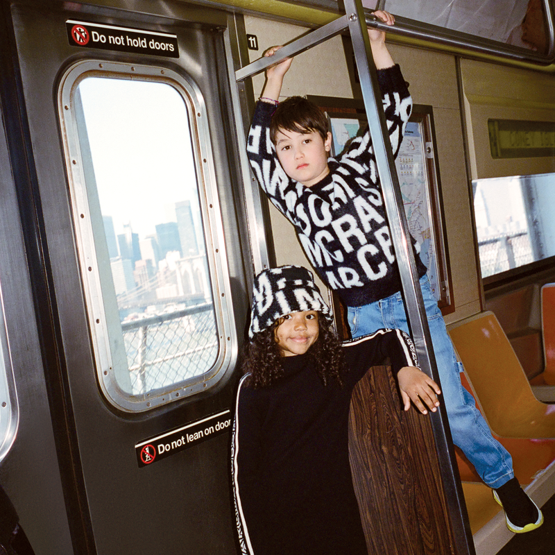 Pl&uuml;schiger Fischerhut MARC JACOBS 
                        UNISEX