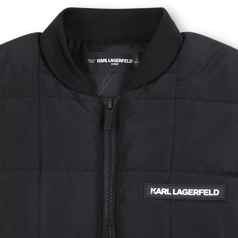 &Auml;rmellose Daunenjacke KARL LAGERFELD KIDS 
                        JUNGE