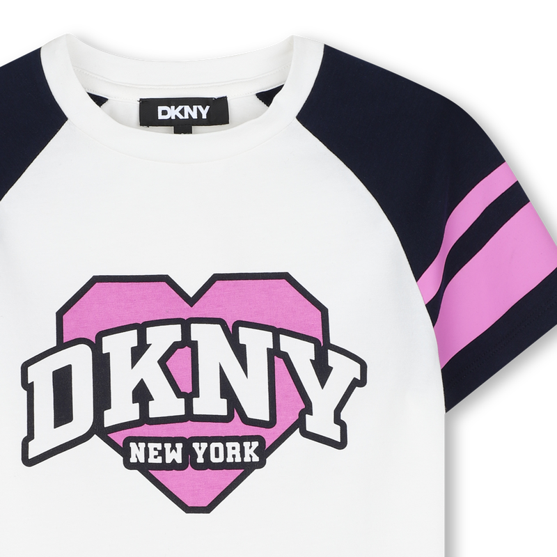 T-Shirt mit kurzen &Auml;rmeln DKNY 
                        M&Auml;DCHEN