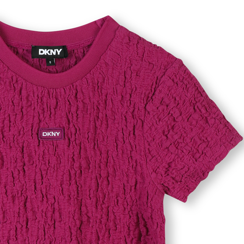 Strukturiertes Kurzarmkleid DKNY 
                        M&Auml;DCHEN