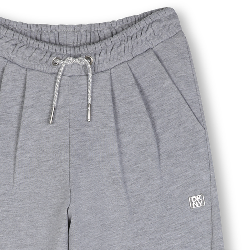 Weit geschnittene Hose DKNY 
                        M&Auml;DCHEN