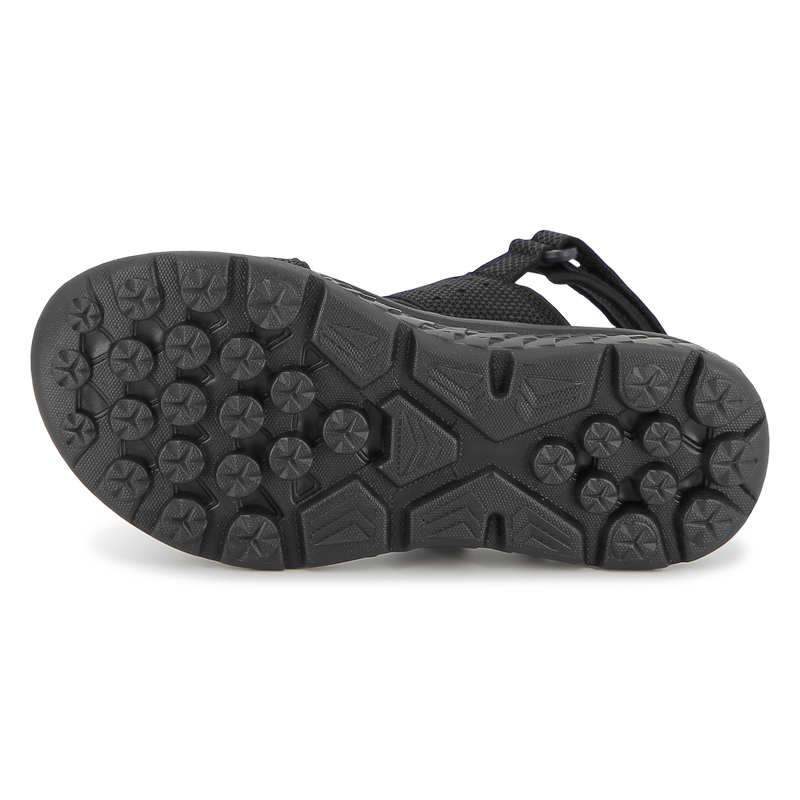 K&Uuml;NSTLICHE SANDALEN BOSS 
                        JUNGE