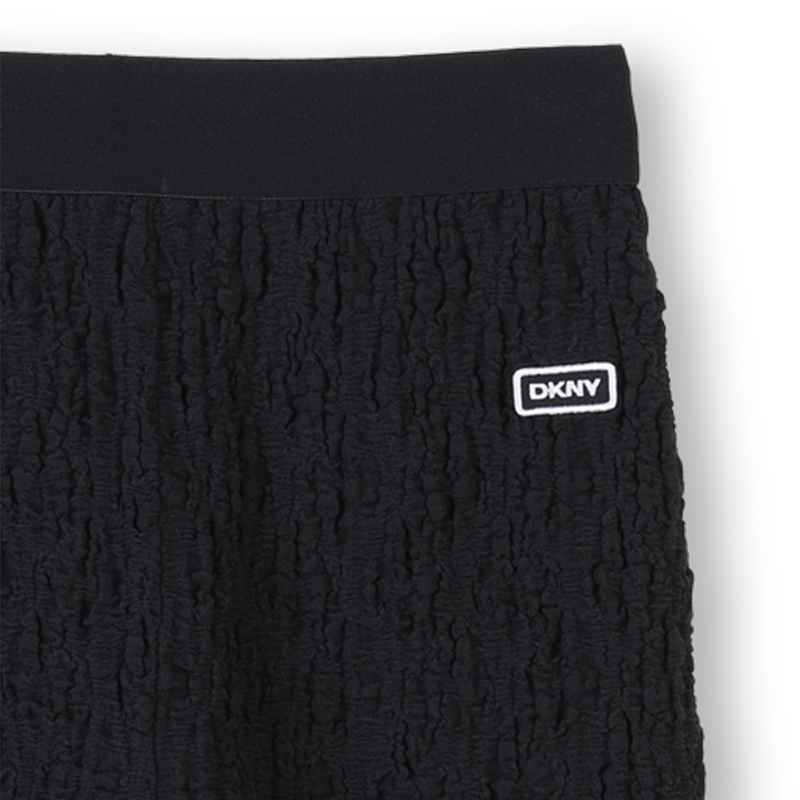 Weite Hose mit Waffel-Struktur DKNY 
                        M&Auml;DCHEN