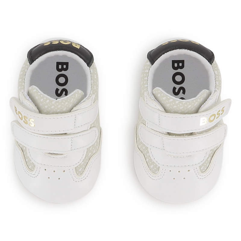 HAUSSCHUHE AUS SCHAFFELLEDER BOSS 
                        JUNGE