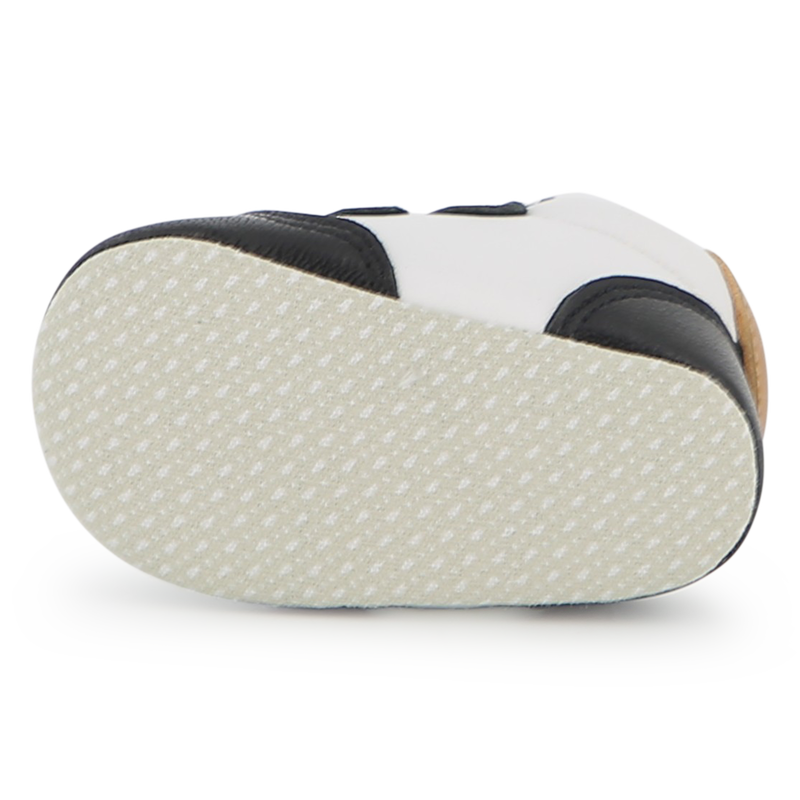 HAUSSCHUHE AUS SCHAFFELLEDER BOSS 
                        JUNGE