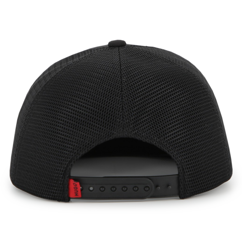 M&Uuml;TZE HUGO 
                        JUNGE