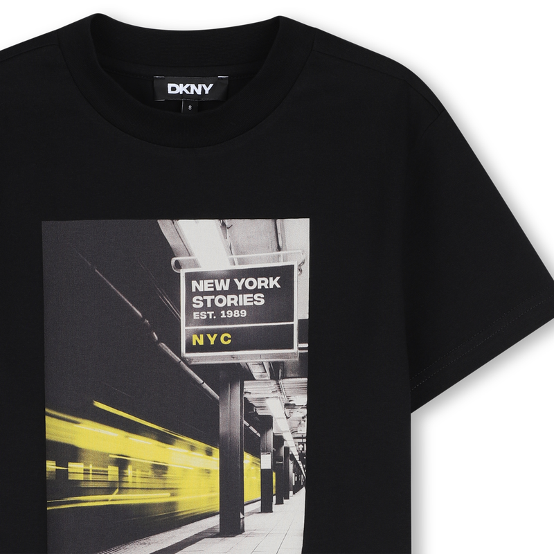 T-Shirt mit kurzen &Auml;rmeln DKNY 
                        JUNGE