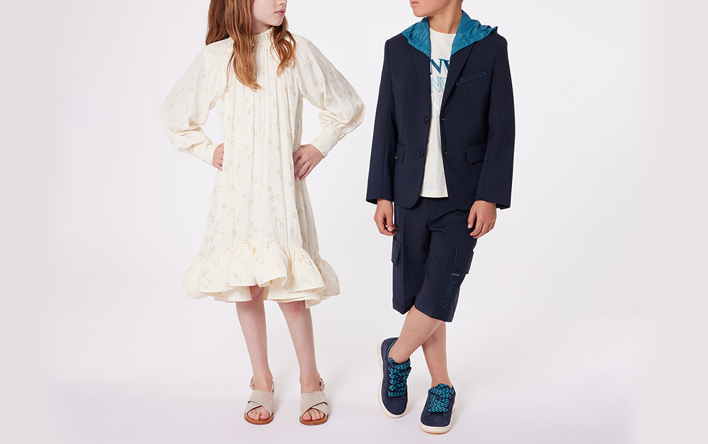 Leitfaden: Wie kleide ich mein Teenager für eine Hochzeit?